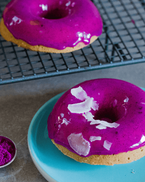 COCONUT DONUTS WITH PITAYA GLAZE – Just Blends